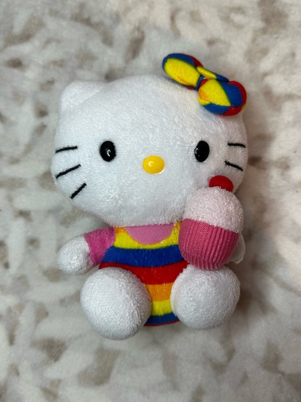 Ty Hello Kitty Cupcake